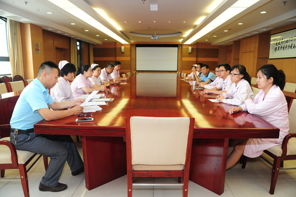 支部集中学习.jpg